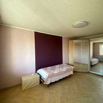 Продаж двокімнатної квартири в центрі по вул.Садова-Чкалова (л1)