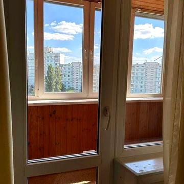 Оренда 3к кв, вул.Вербицького 11 ,гарний стан, меблі та техніка ,метро