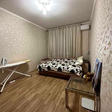 Продам 1-ком квартиру на Павловом Поле. Есенина ул., дом 11