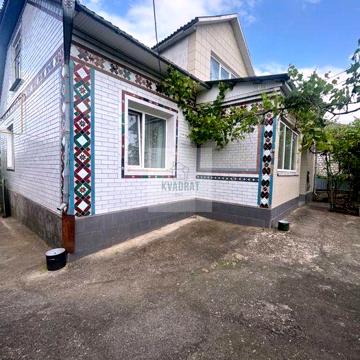 Продам будинок біля міста
