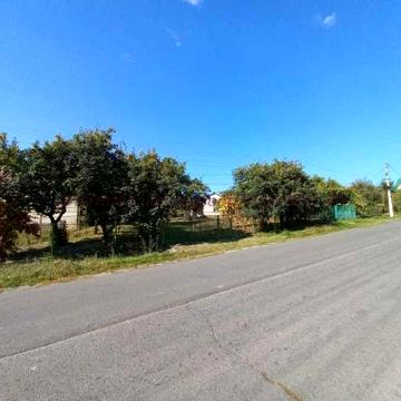Будинок під реконструкцію  в с.Середнє над озером