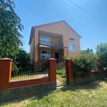 Продам гарний будинок
