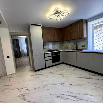 Продам. 2 комнатную квартиру с капремонтом. Ул. Матросский спуск.