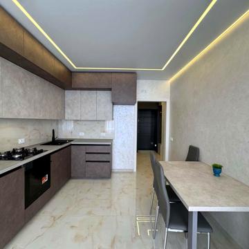 Богдана Хмельницького вул., 57