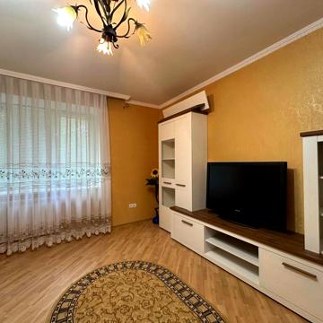 Південно-Кільцева вул., 6