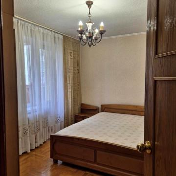 Володимира Івасюка просп. (Героїв Сталінграду), 20