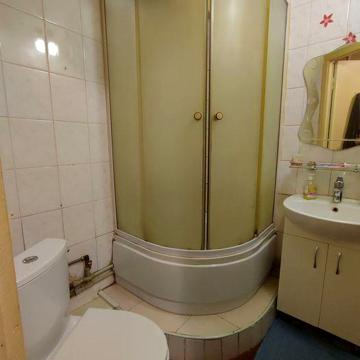 Продам однокімнатну квартиру на Роменській.
