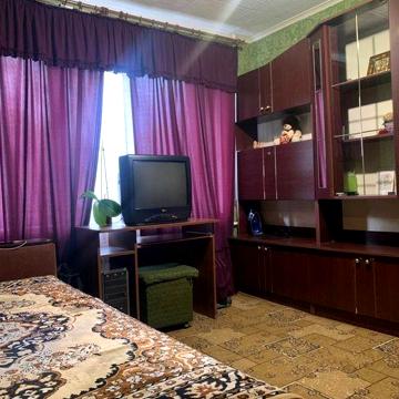 Продам однокімнатну квартиру на Роменській.