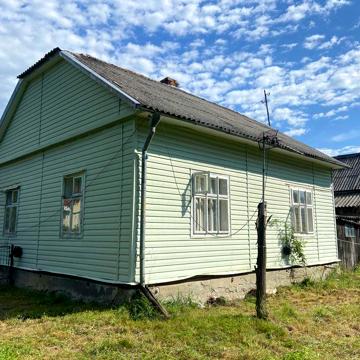 Продам будинок з ділянкою у м. Добромиль