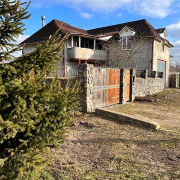 Продаж 2-х поверхового будинку з гаражем і ділянкою 7 сотих. 98кв.м 6к