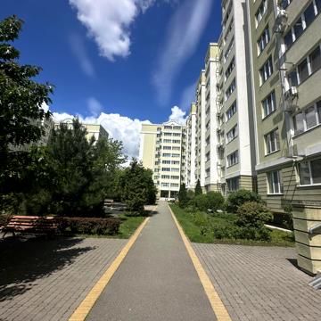 Валерія Гудзя вул., 50
