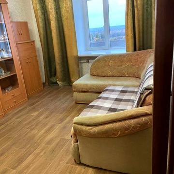 Продам 1 кім квартиру в цегляному будинку з меблями та технікой.