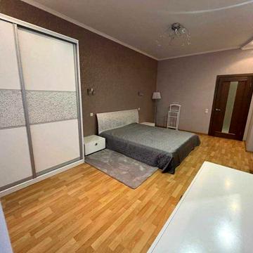 БЕЗ КОМІСІЇ , Продаж 3к квартири 103,5м2 в на вул. Дмитрівська 82
