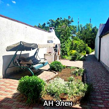 Отдельный дом на поселке возле моря