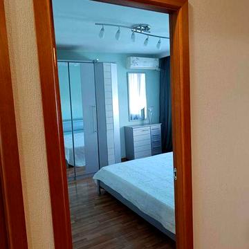 Продам 2-х ком. квартиру на ж/м Красный Камень(ул.Савкина)