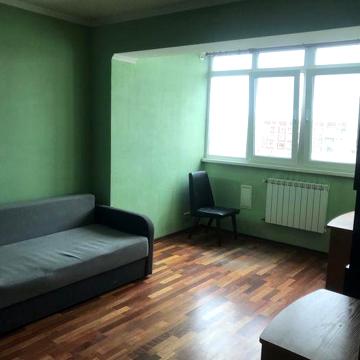 Однокімнатна квартира, Райдужна 33