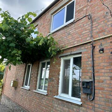 Здається 2-х поверховый Будинок