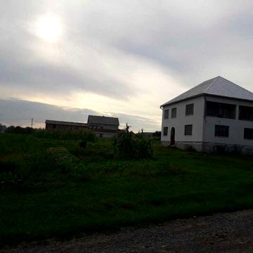 Продам будинок в с.Осій Хустського району на земельні ділянці 21 сот.