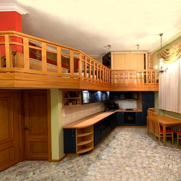 Круглоуніверситетська вул., 14