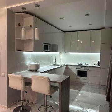 Оренда 2-кім.квартири 90 кв.м.по вул.Дж.Вашингтона.Ціна:650$