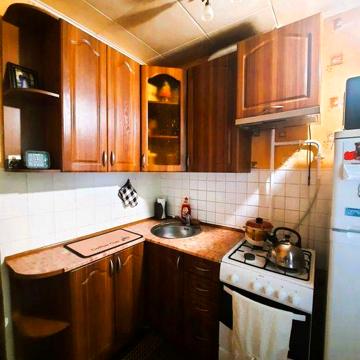 Продаж 1-кімнатної квартири в районі Шкільної