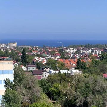 Перлинна вул., 1