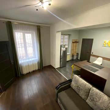 Фурманська вул., 3