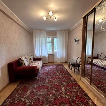 Єреванська вул., 14-Г