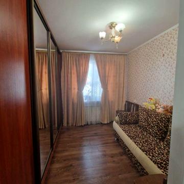 Героїв Крут вул. (Валентини Терешкової), 35