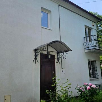 Дунайська вул., 16