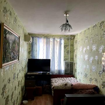 Університетська вул. (Першотравнева), 32