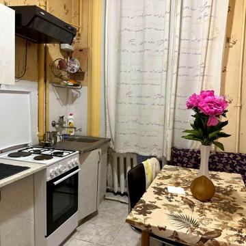 Садова вул., 7