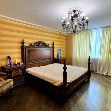 Срібнокільська вул., 22