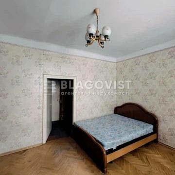 Печерський узвіз, 18