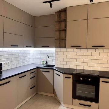 Квартира на Митниці, біля набережної Дніпра