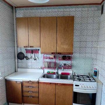 Продам 3 ком квартиру возле метро
