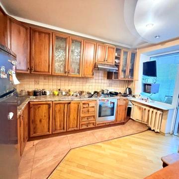 Продаж 3 кім квартири по вул. Лазаренка (80 м. кв.)