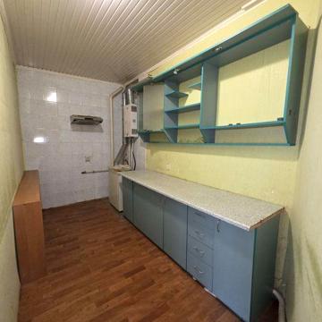 Продам 3-х комнатную квартиру метро Конституции