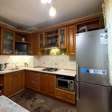 Продам 3-х кімн.квартиру вул. ЗСУ ( р-н озера).