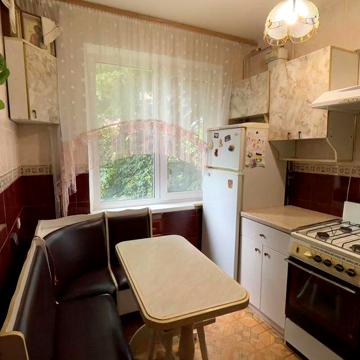 Продам двокімнатну квартиру біля Центра