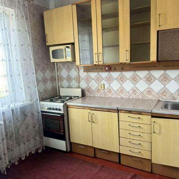 Здається в оренду 2х кімнатна квартира . Зупинка Школа