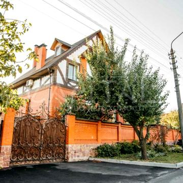 Патріотів вул., 25
