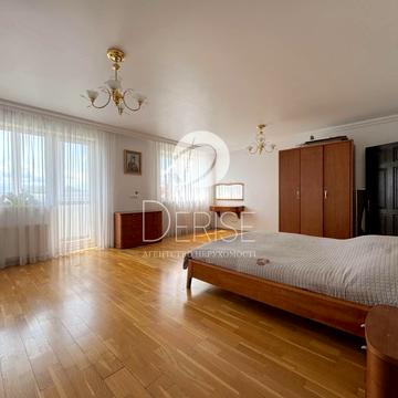 Василя Тютюнника вул. (Анрі Барбюса), 40
