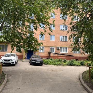 Продам Квартиру трикімнатну центр Фастів