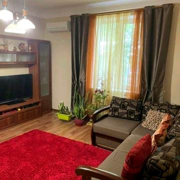 Сдам 2-1х. к. комнатную кв-ру 8000 Центр Можно помесячно!