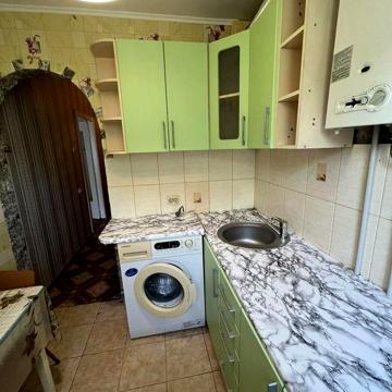 Продам однокімнатну квартиру на Роменській.
