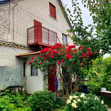 Продам частину будинку зі зручностями