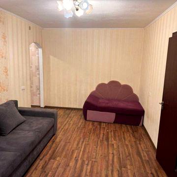 Продам 2 комн квартиру пр. Богдана Хмельницького 45