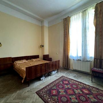 Продаж 2-кім квартири вул. Хотинська дріжзавод!