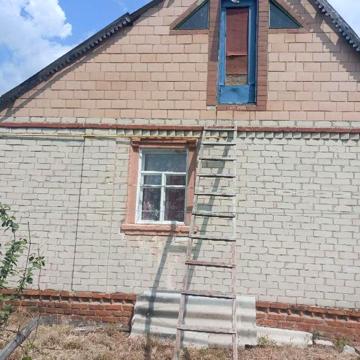 Добротний цегляний будинок 35 км від Полтави.